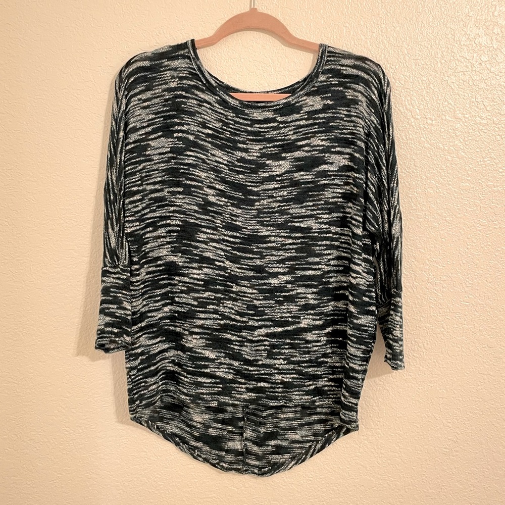 Space Dyed Size M hunter green sweater by Splendid, Assymetrical
